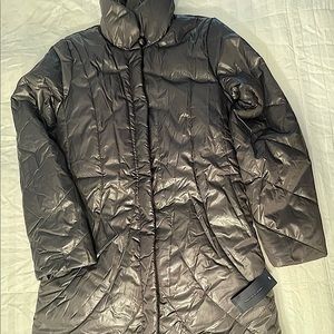 Tommy Hilfiger puffer coat. NWT size Medium.